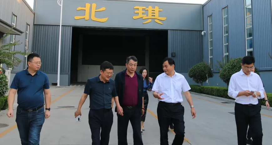 青岛市政府副市长赵胜村一行莅临北琪集团开展调研